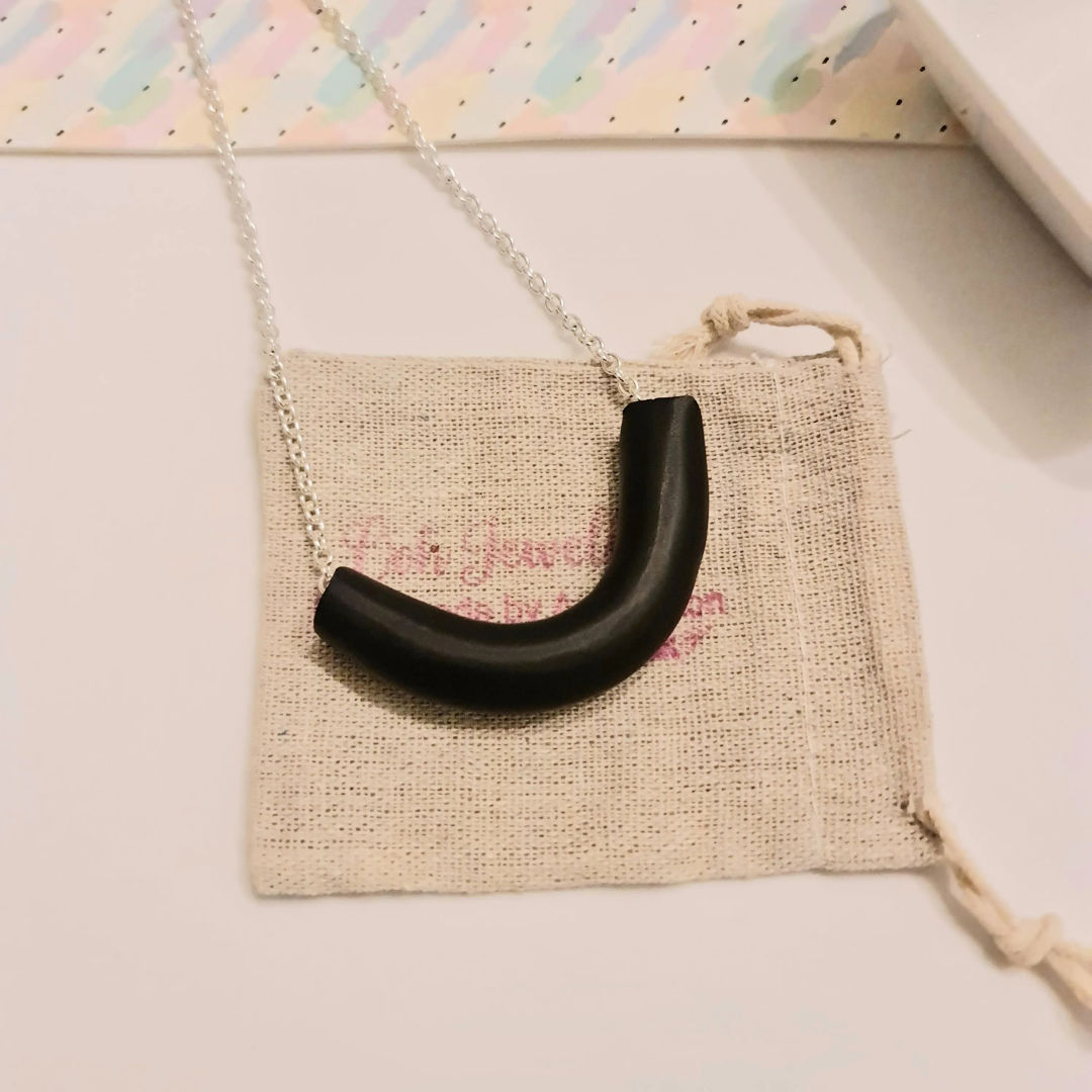 Chunky black necklace
