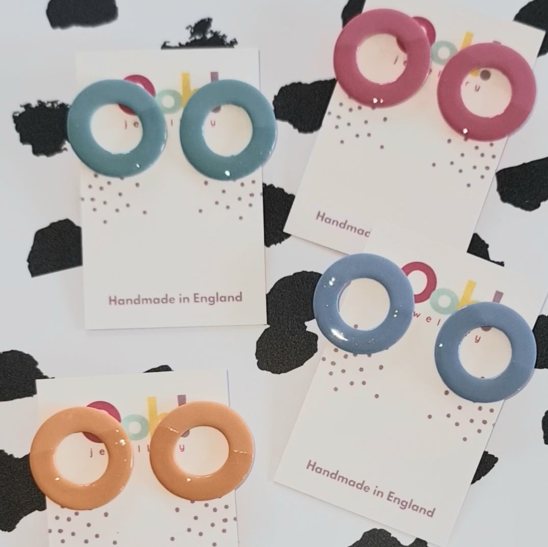Doughnut shaped statement studs