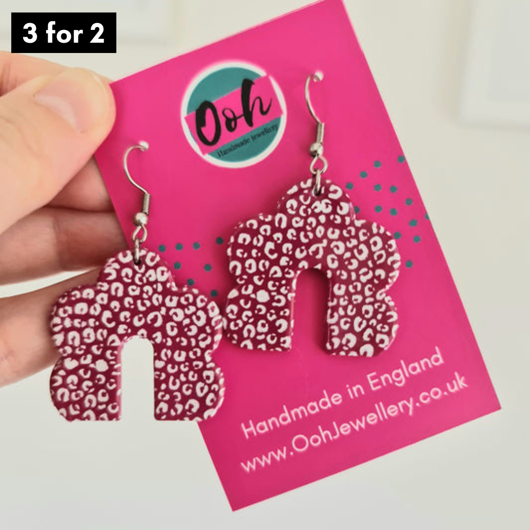 Pink & white leopard print drop earrings